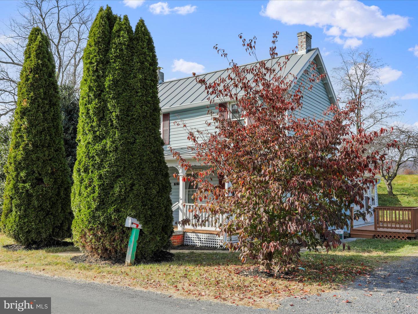 1127 Brook Creek Rd Property Photo 2