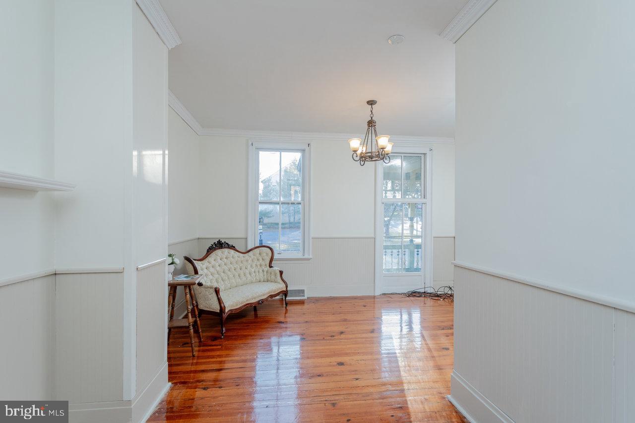 201 E Court St Property Photo 13