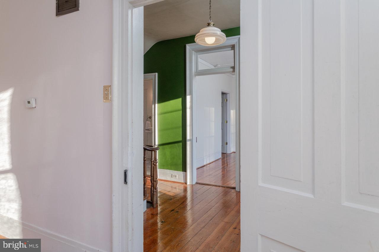 201 E Court St Property Photo 33
