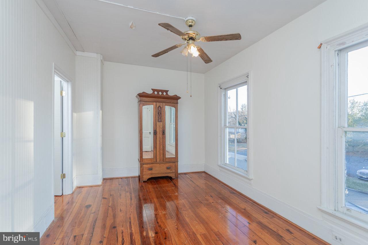 201 E Court St Property Photo 34
