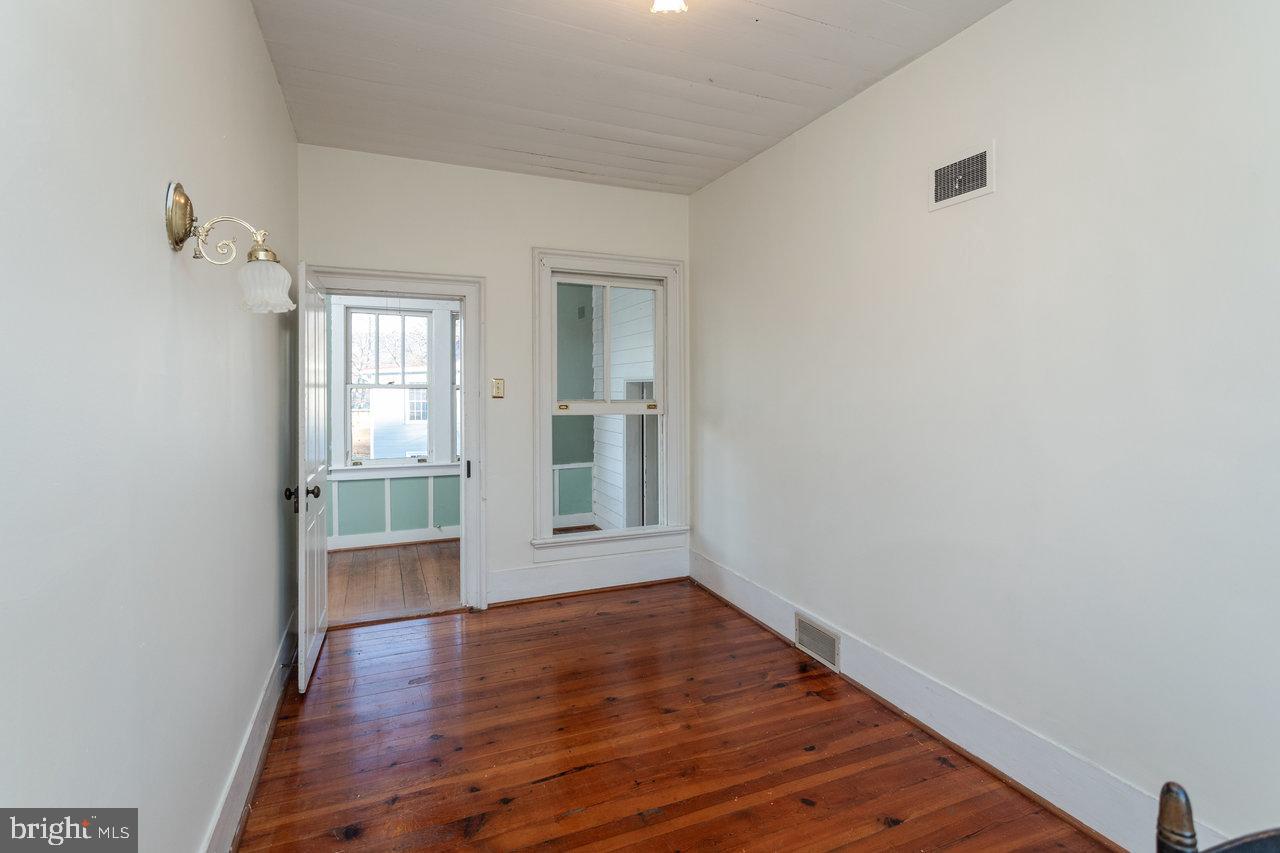 201 E Court St Property Photo 43