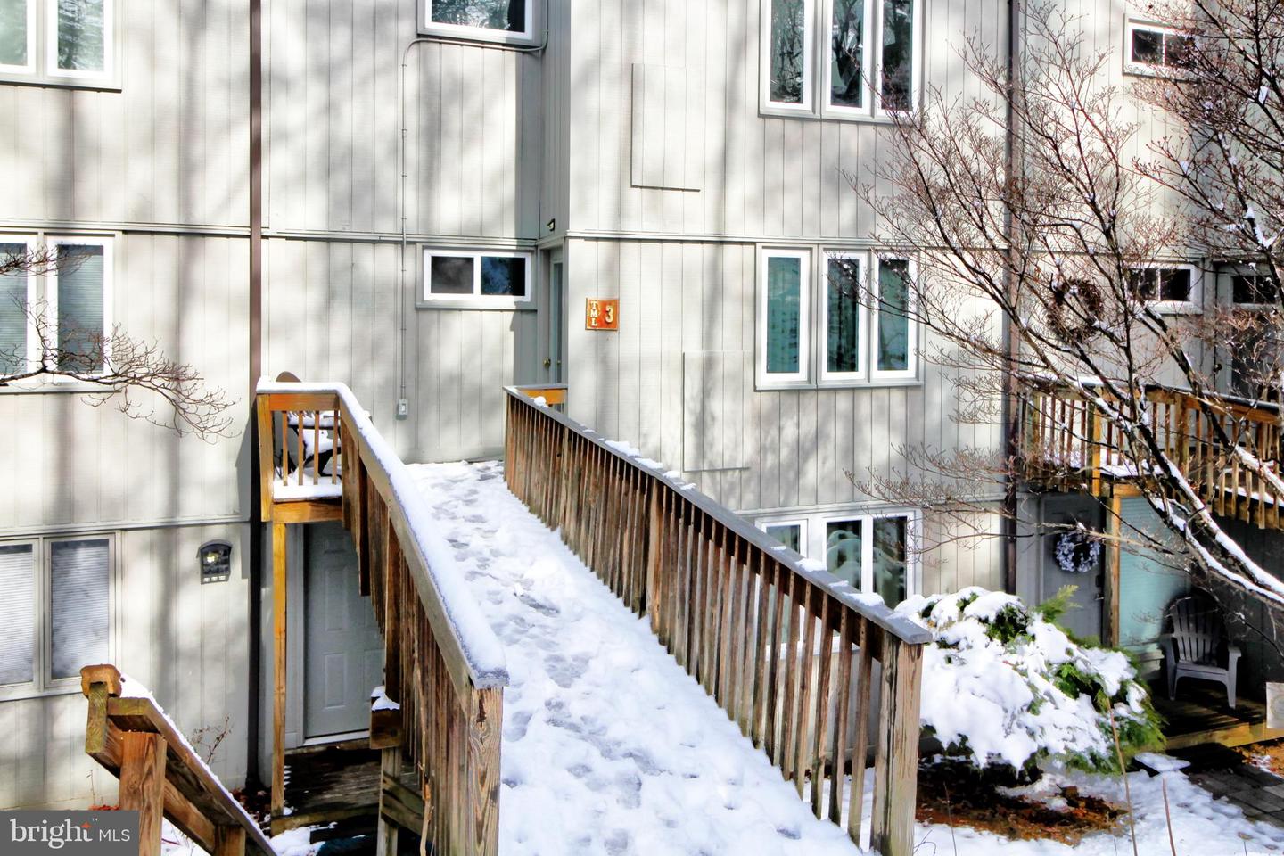 361-3c The Hill Rd #t-3 Property Photo