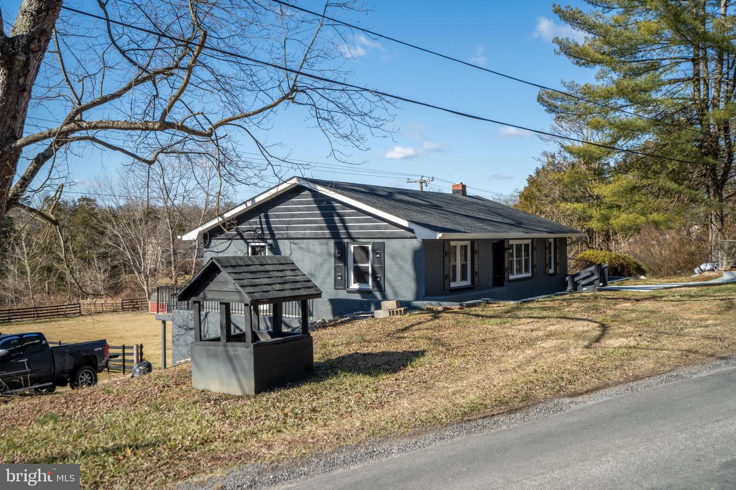 2897 Stoney Creek Rd Property Photo 3