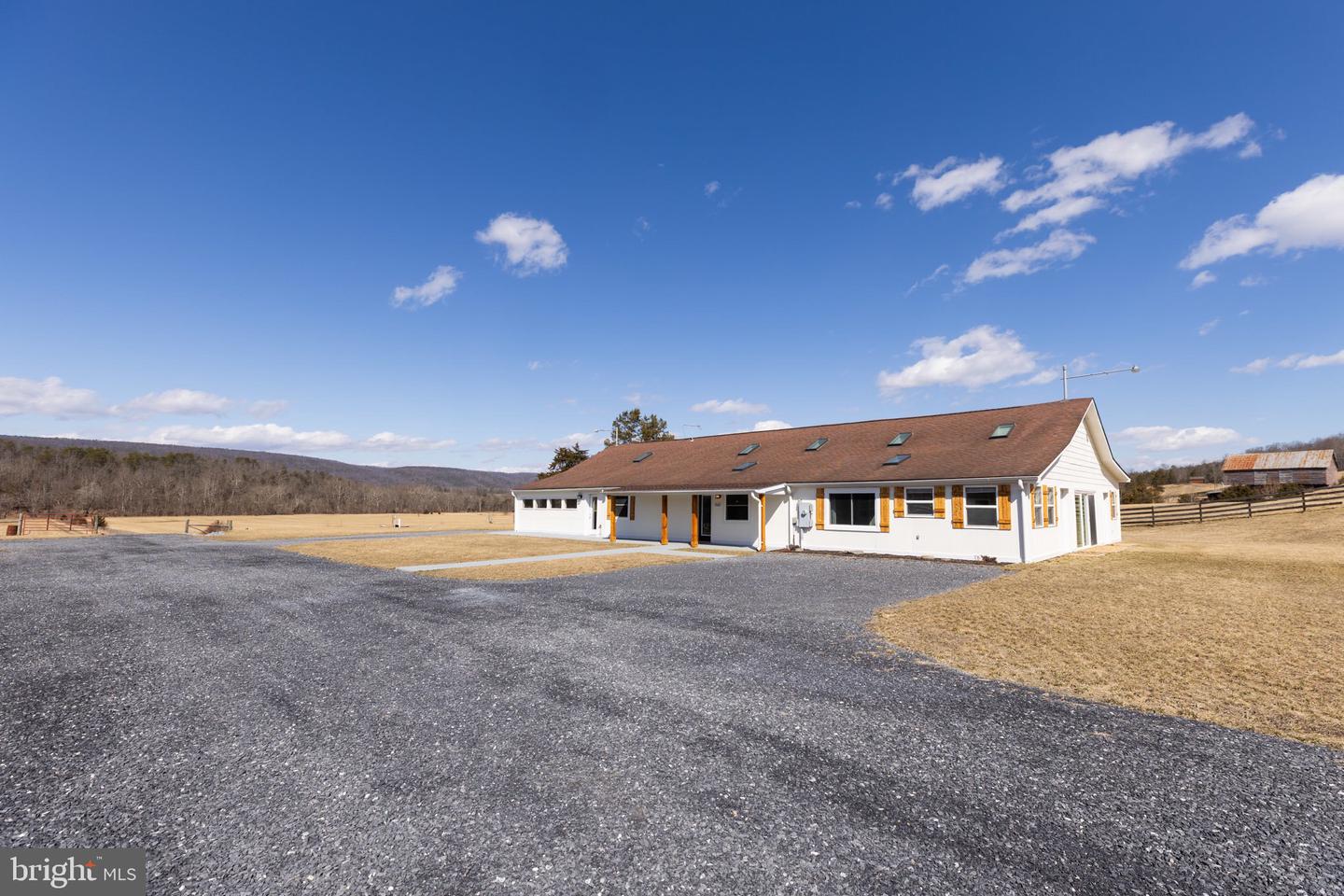 1565 Seven Fountains Property Photo