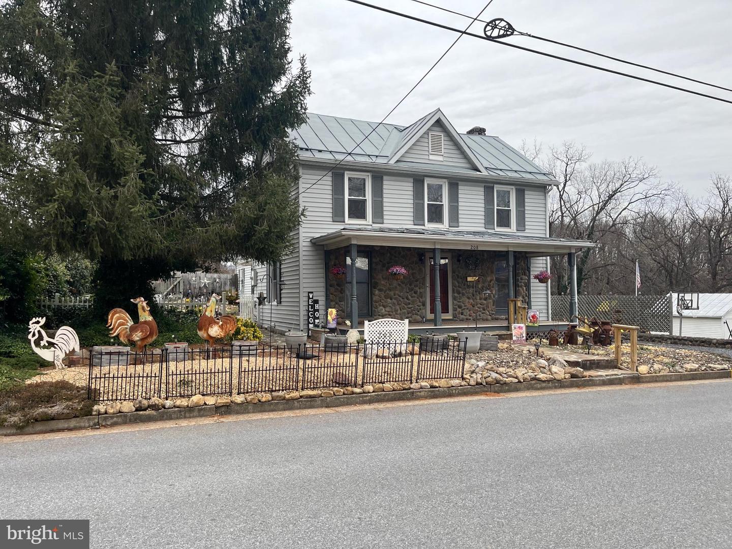 208 South Lee Street Property Photo