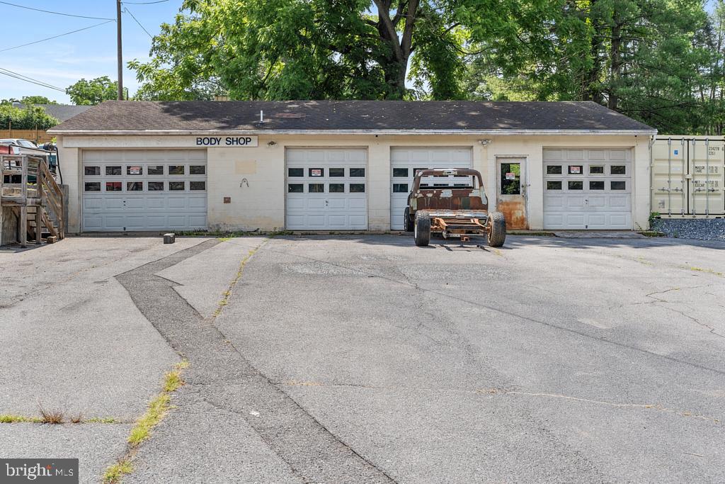 513 N Main St Property Photo 4