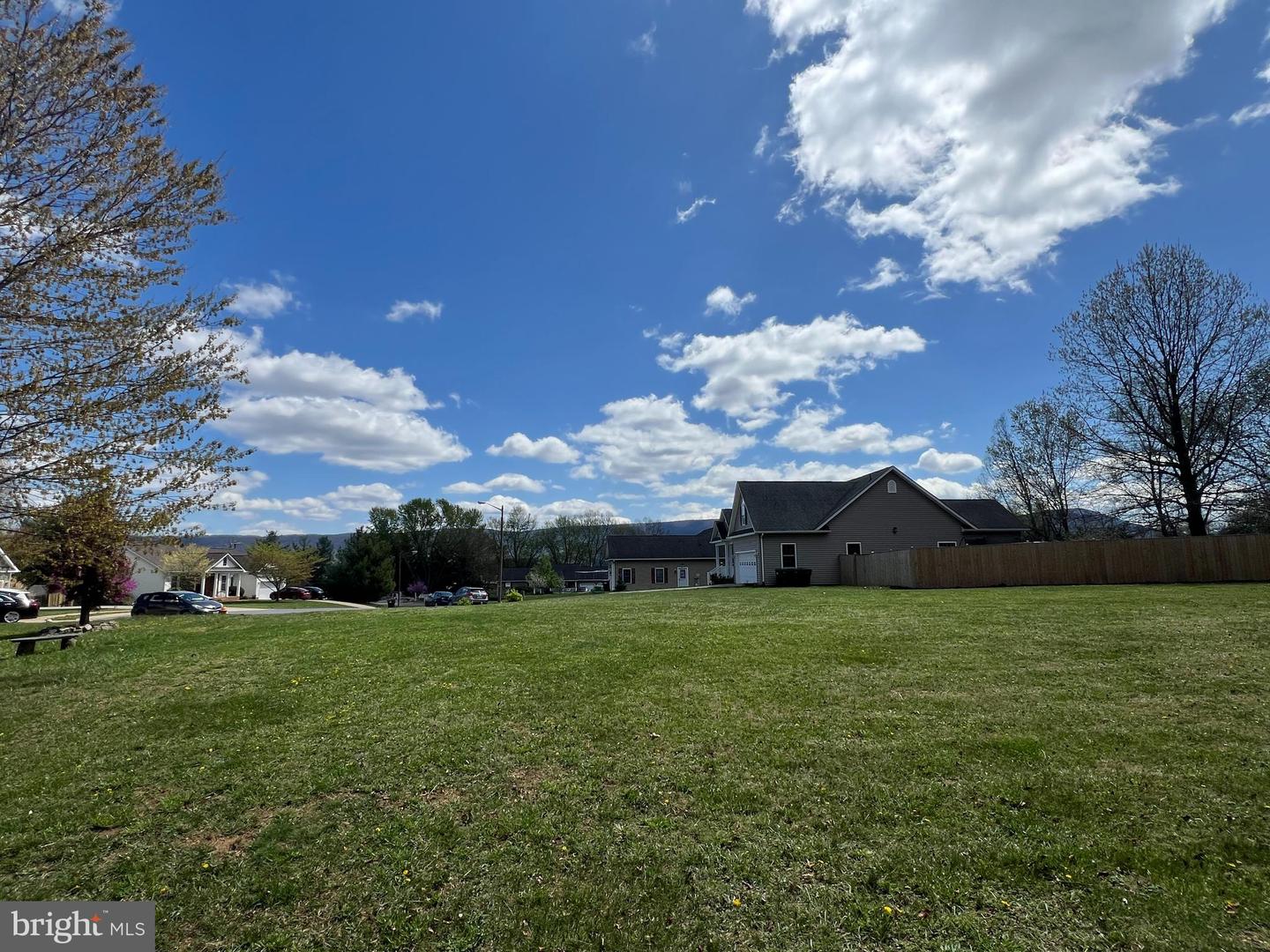 Elise Property Photo 3