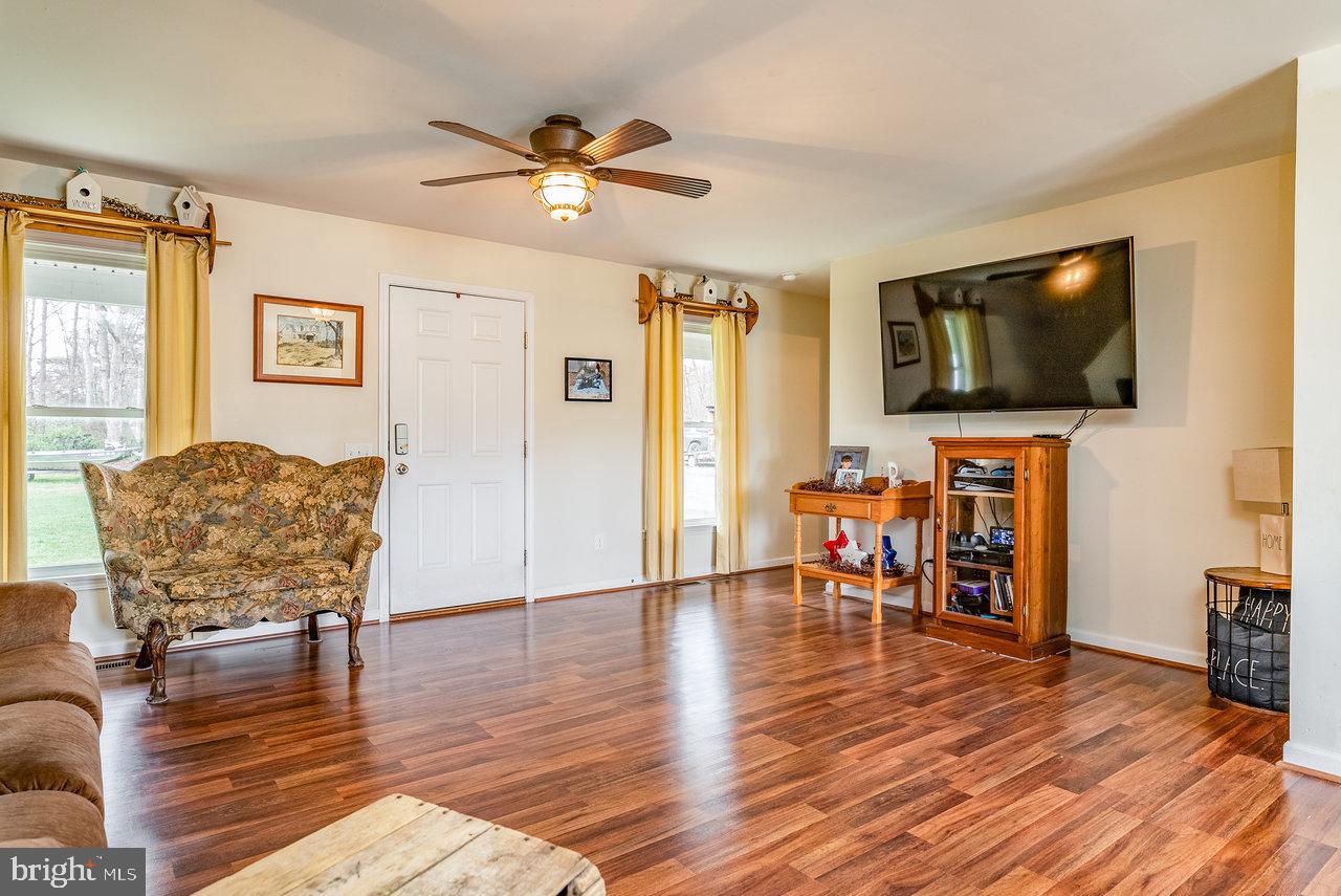 84 Barrick Ln Property Photo 6