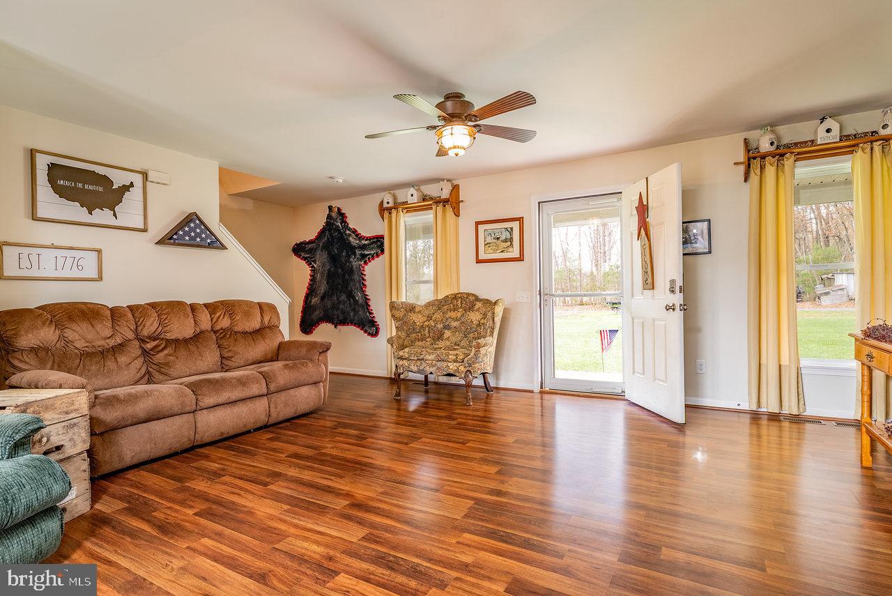 84 Barrick Ln Property Photo 7