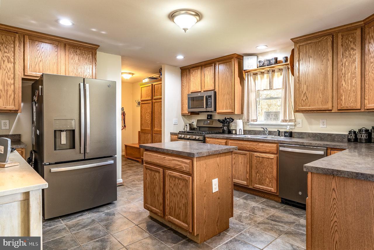 84 Barrick Ln Property Photo 12