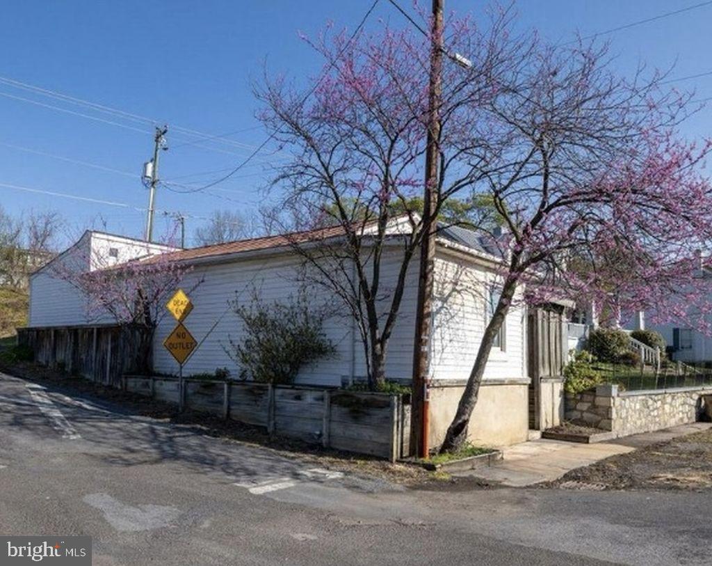24875 Old Valley Pike Property Photo