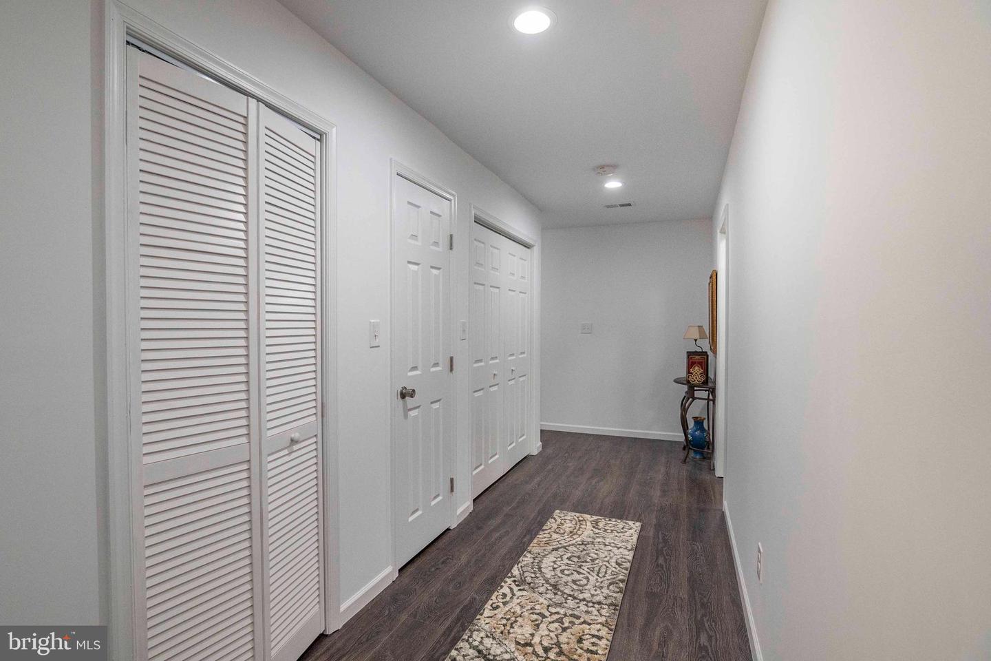250 Parkside Ct Property Photo 13