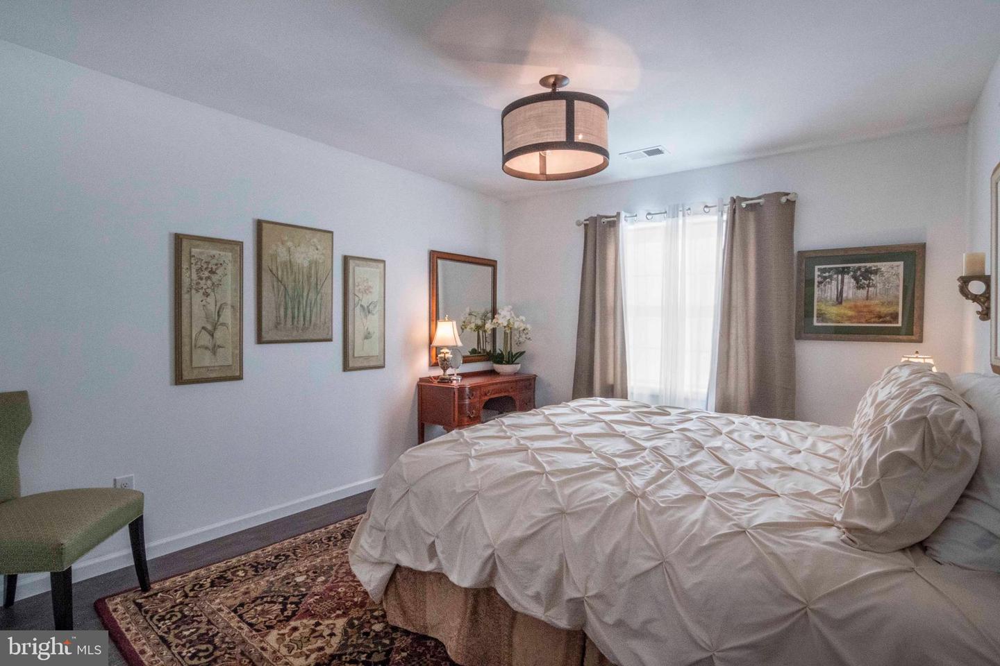 250 Parkside Ct Property Photo 14