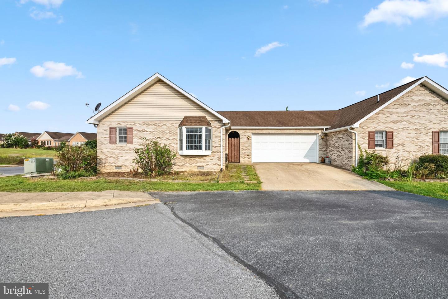 15-b1 Deaken Cir Property Photo 1