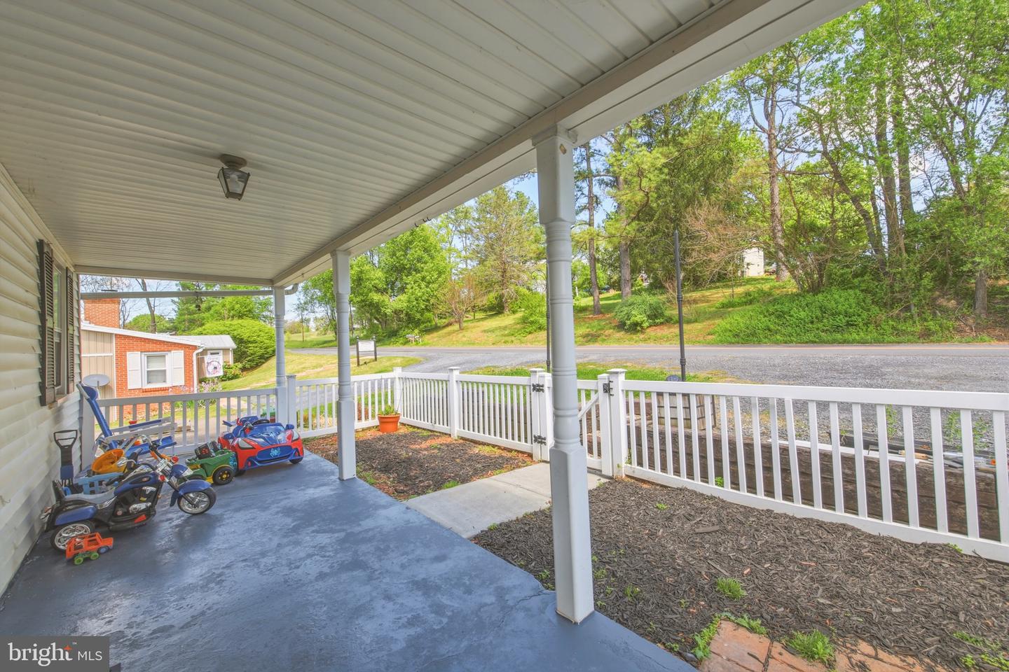 353 Turkey Knob Rd Property Photo 3