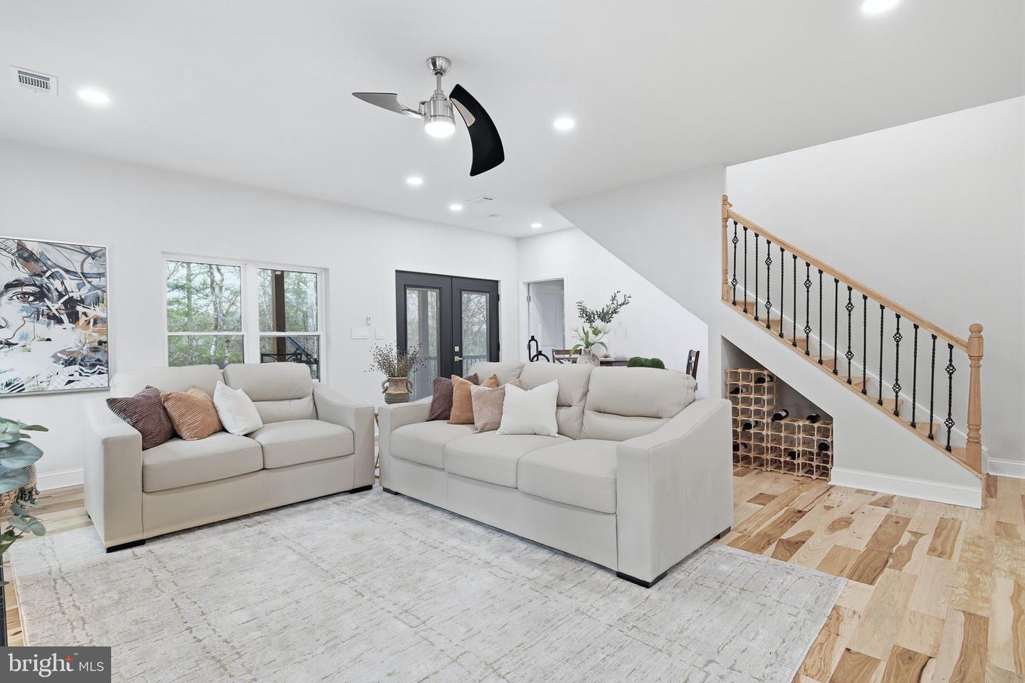1034 Greenview Property Photo 13