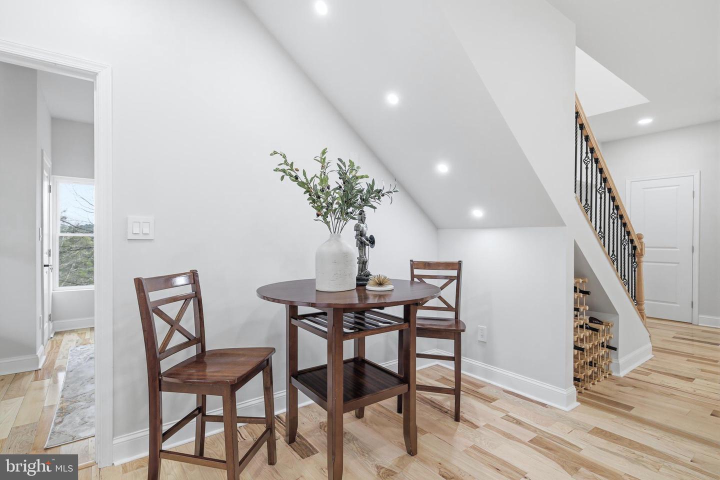 1034 Greenview Property Photo 14
