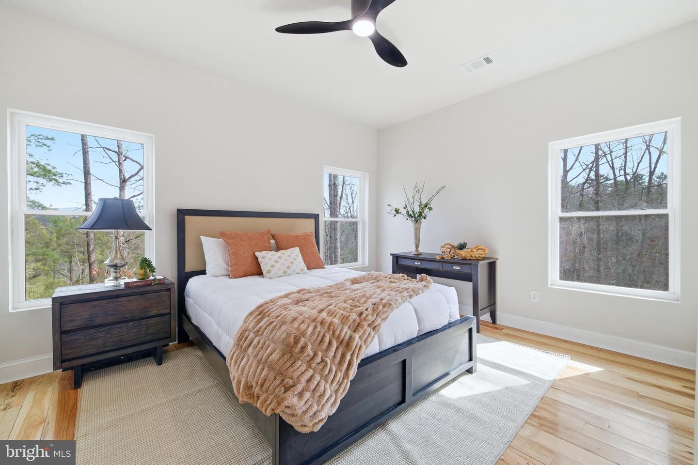 1034 Greenview Property Photo 26