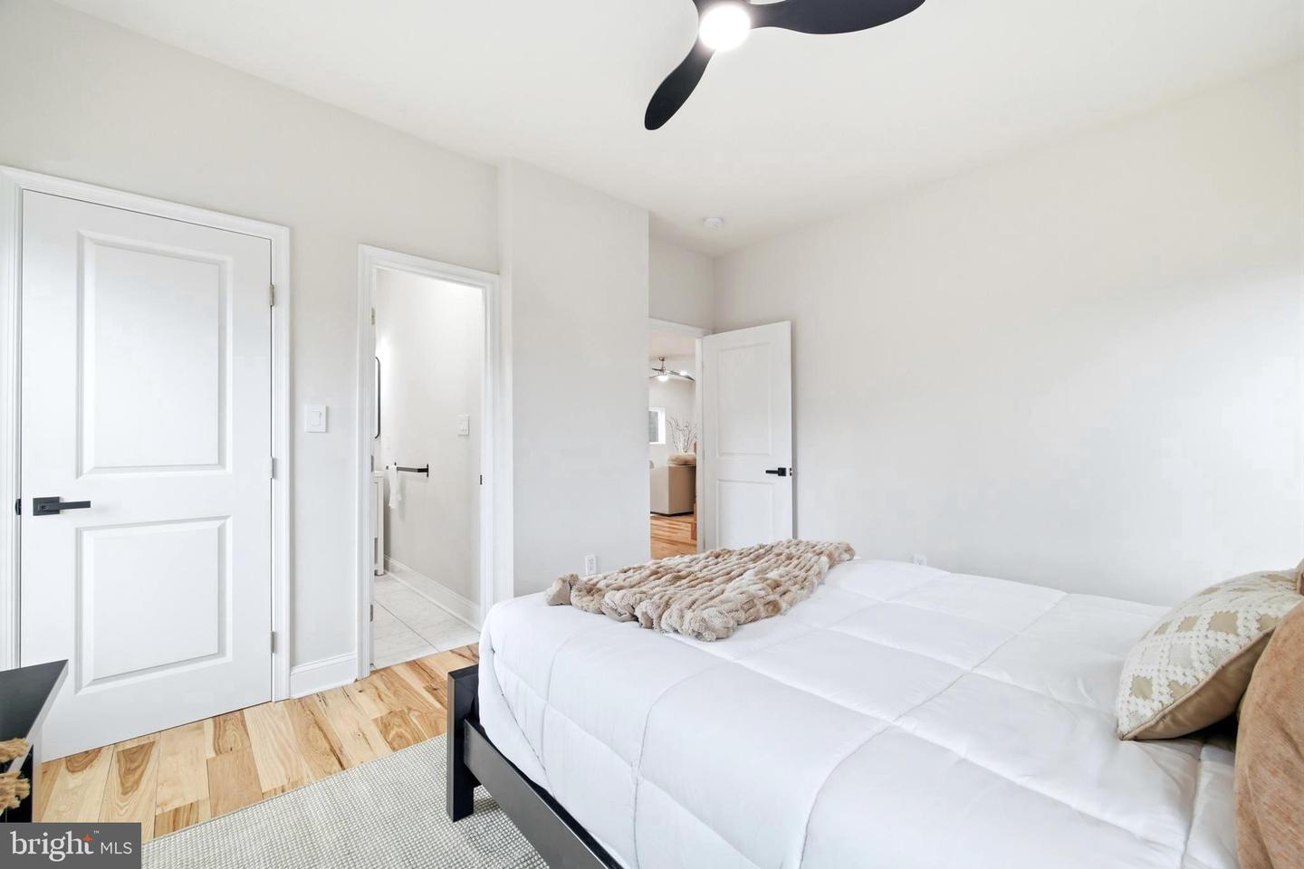 1034 Greenview Property Photo 27