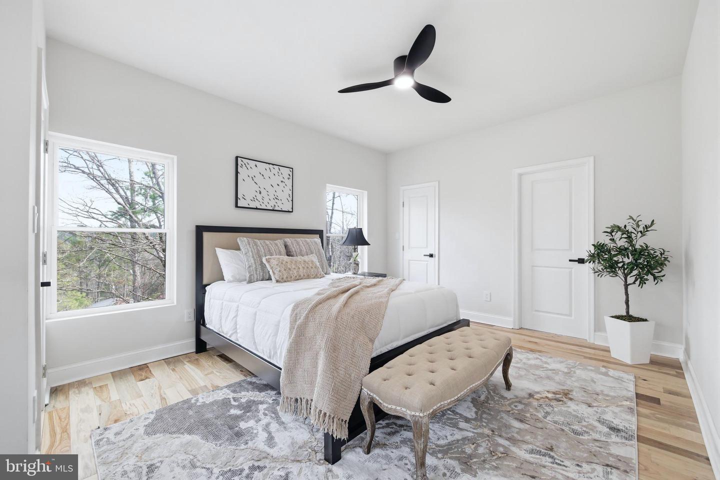 1034 Greenview Property Photo 32