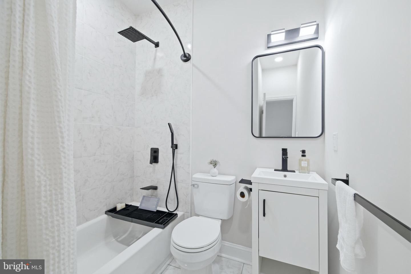 1034 Greenview Property Photo 35
