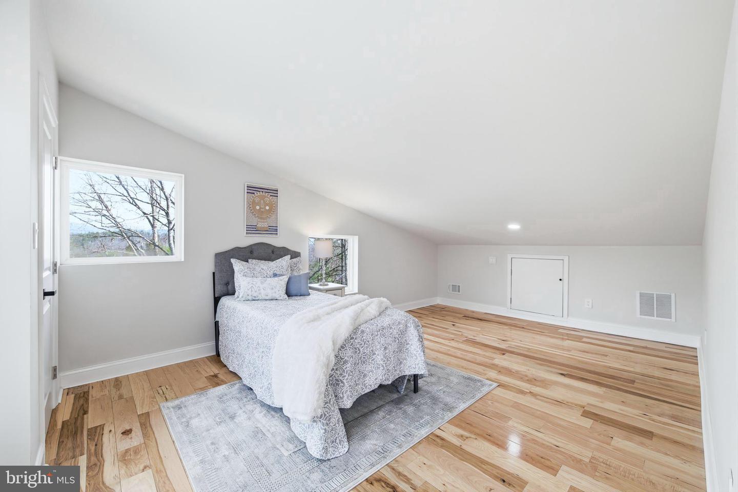 1034 Greenview Property Photo 55
