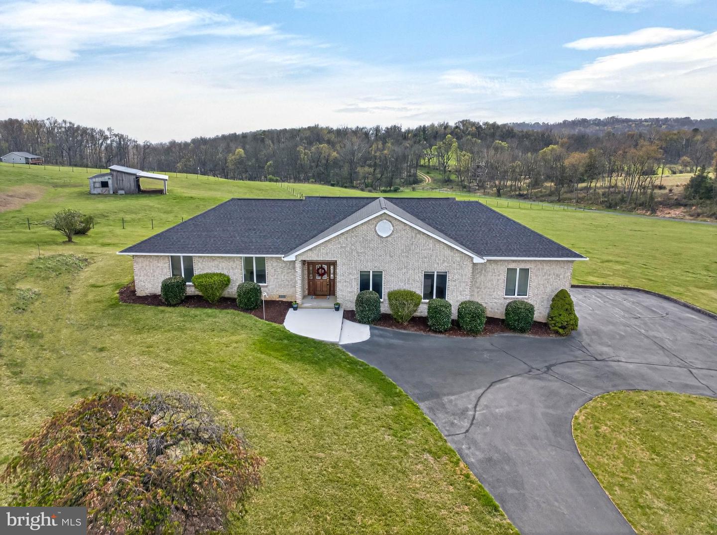 363 DAVIS LN