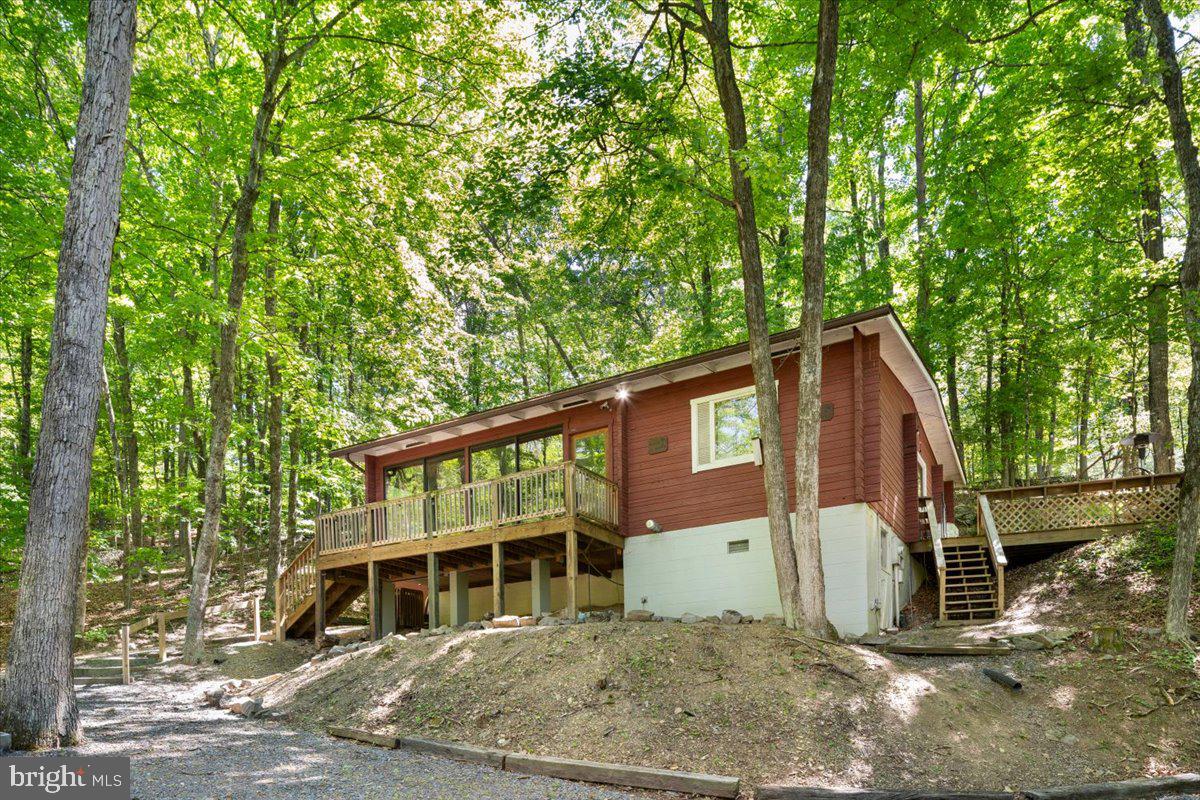 513 Straton Property Photo 8