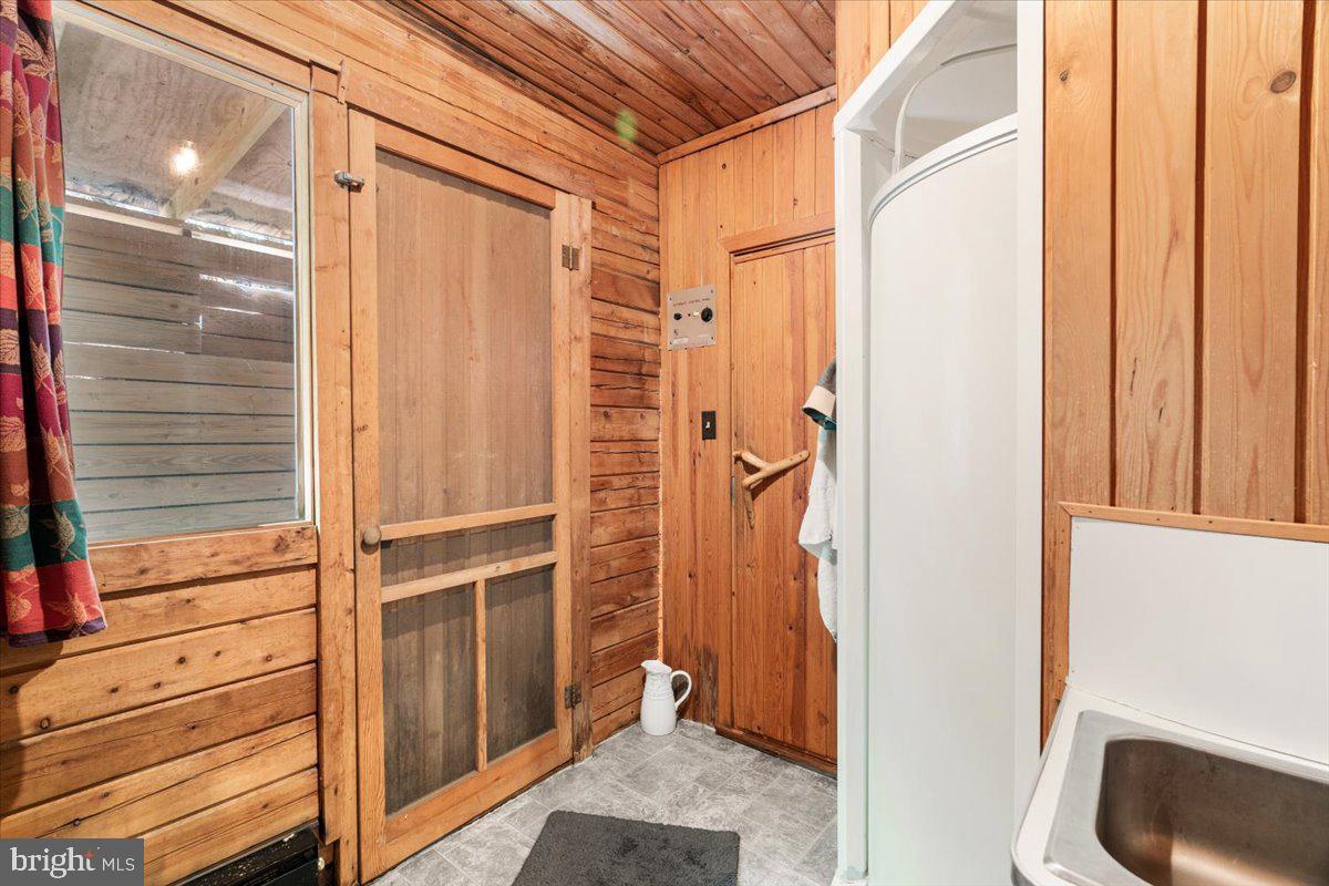 513 Straton Property Photo 22