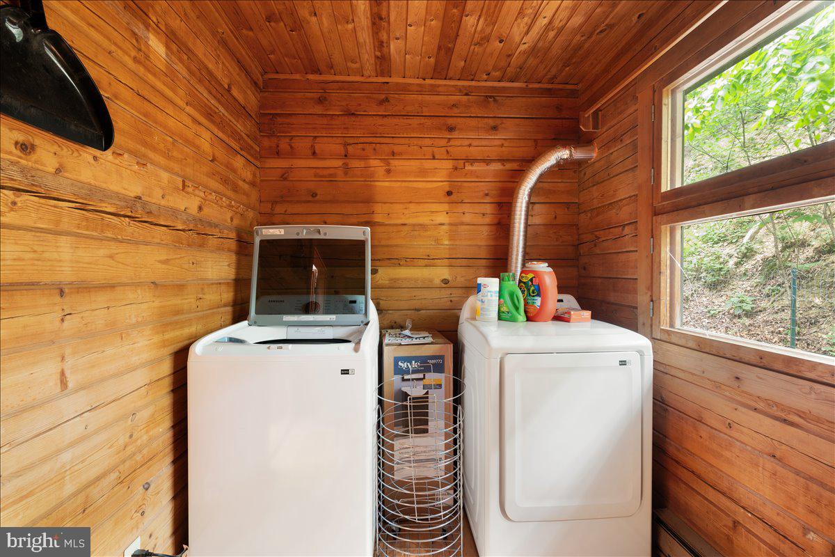 513 Straton Property Photo 23