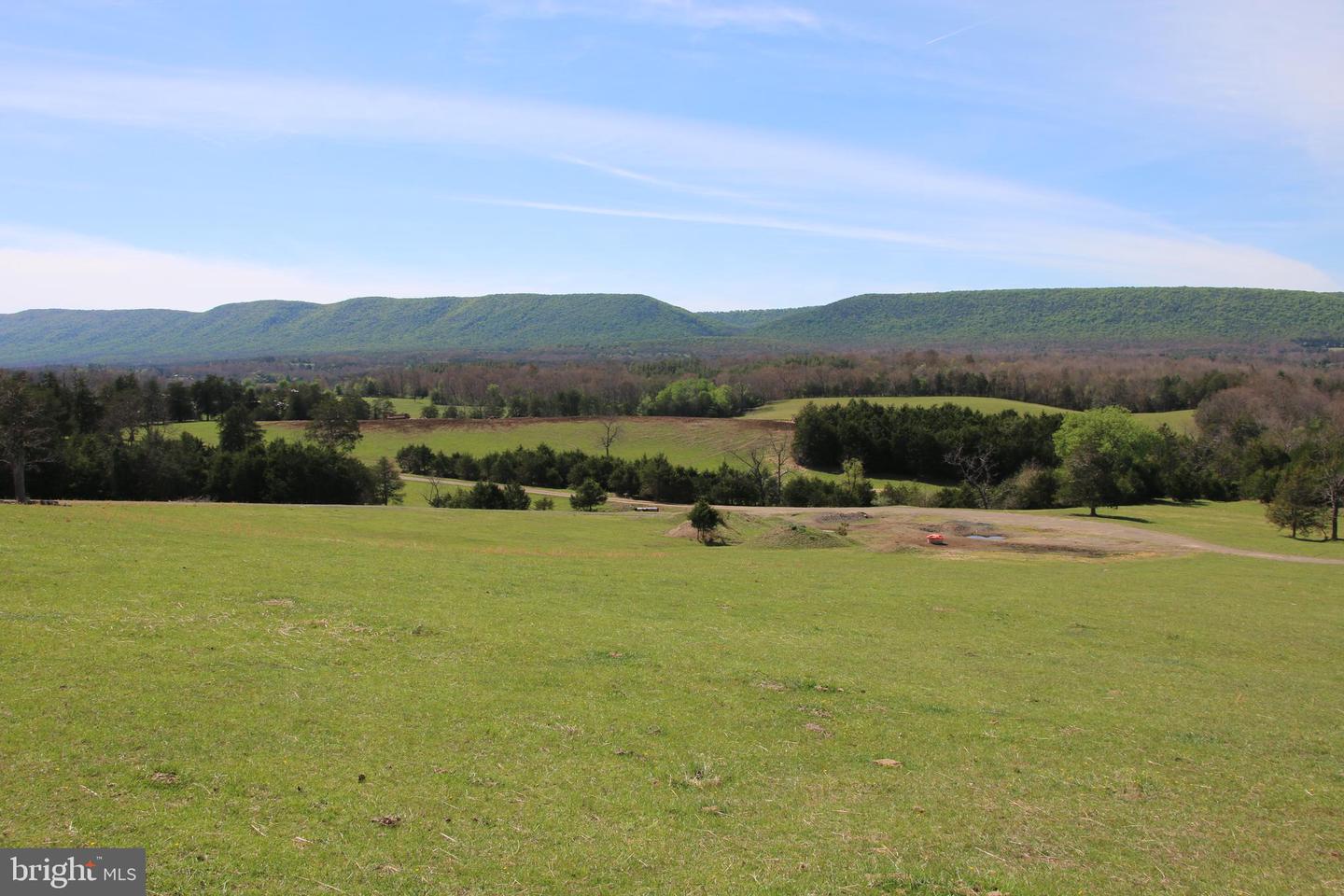 Cold Spring Hollow Ln Property Photo 1