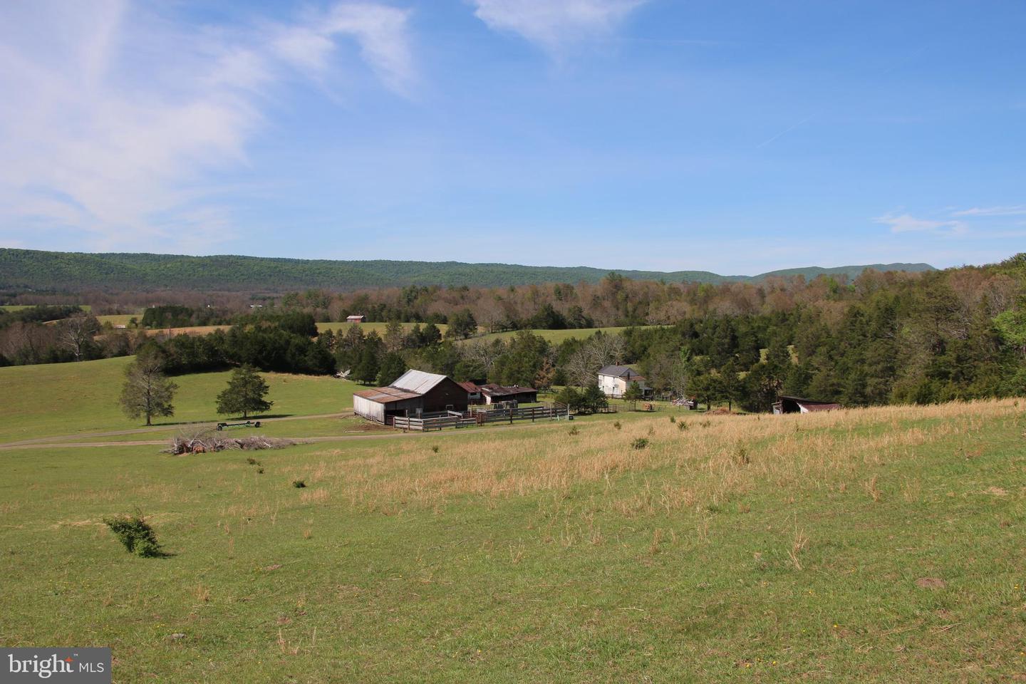 Cold Spring Hollow Ln Property Photo 2