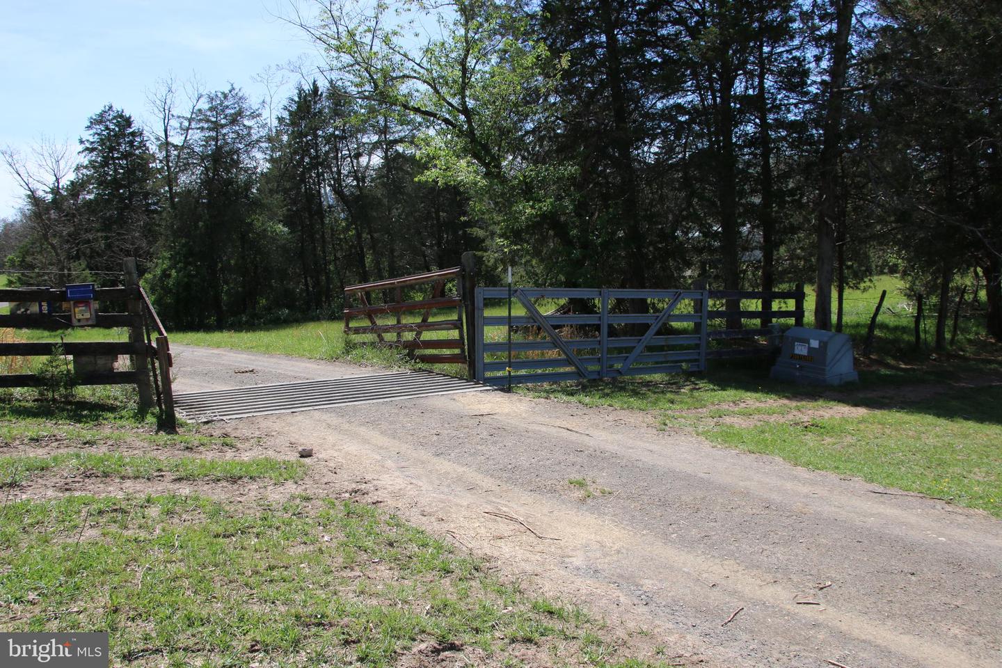 Cold Spring Hollow Ln Property Photo 21