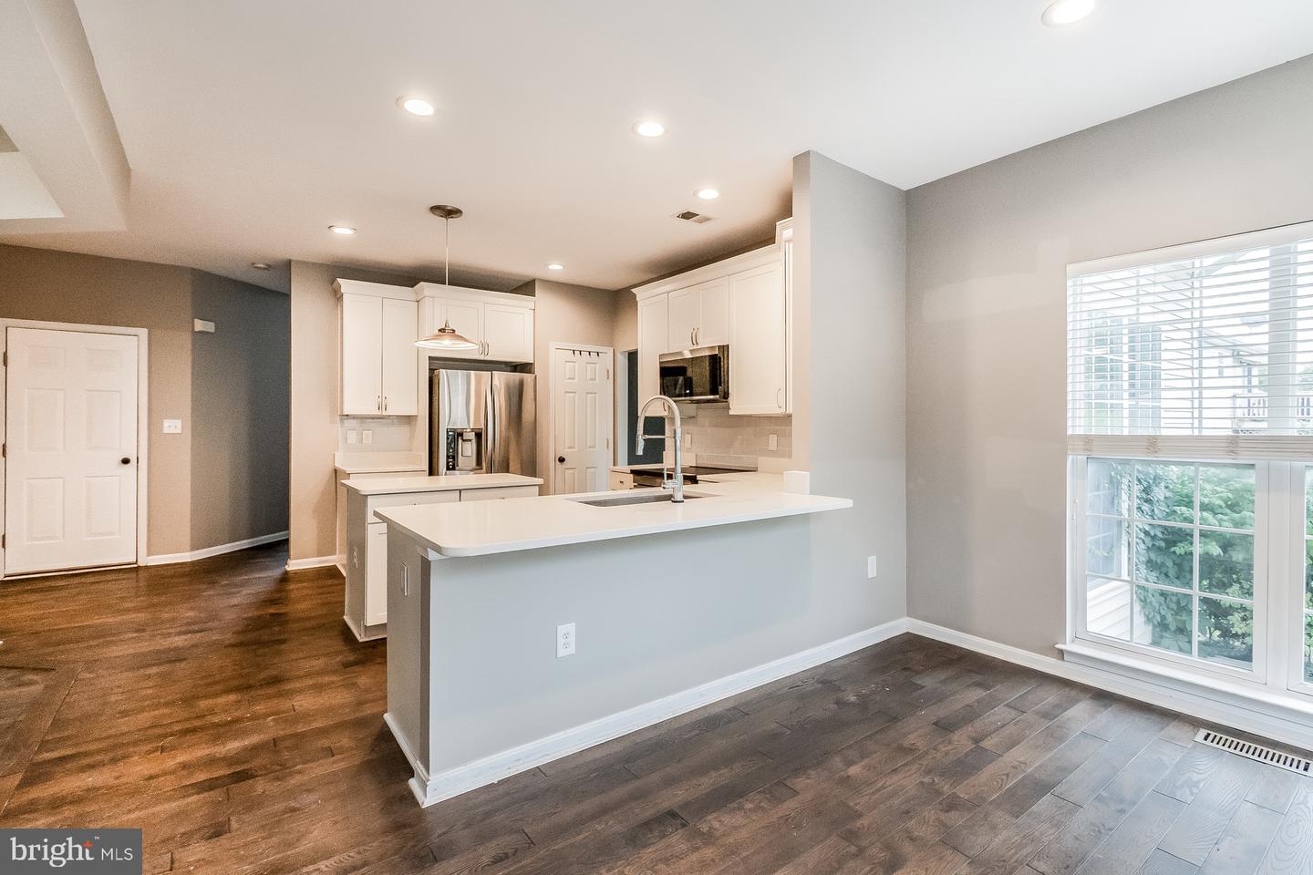 160 Aden Dr Property Photo 4