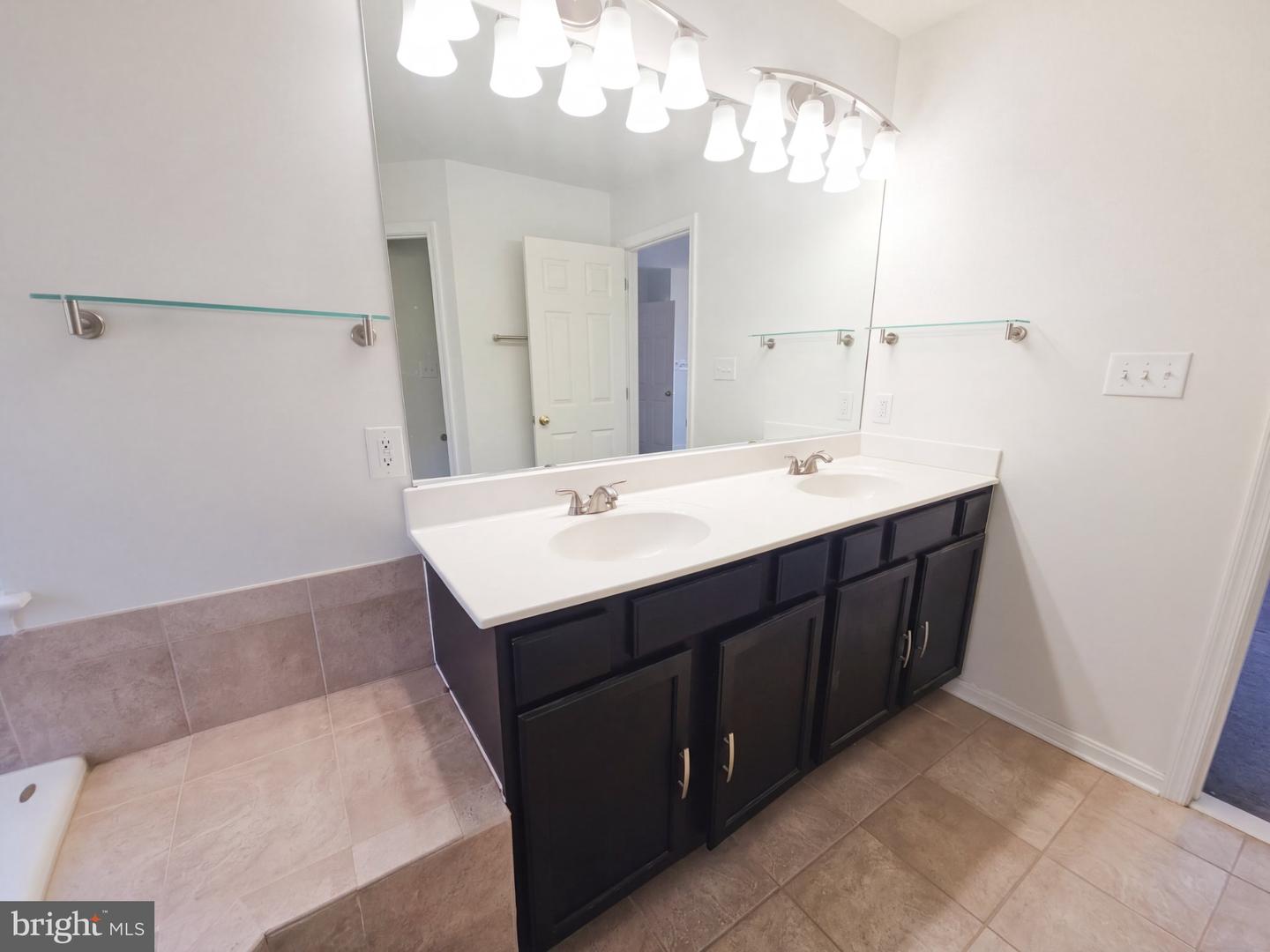 160 Aden Dr Property Photo 15