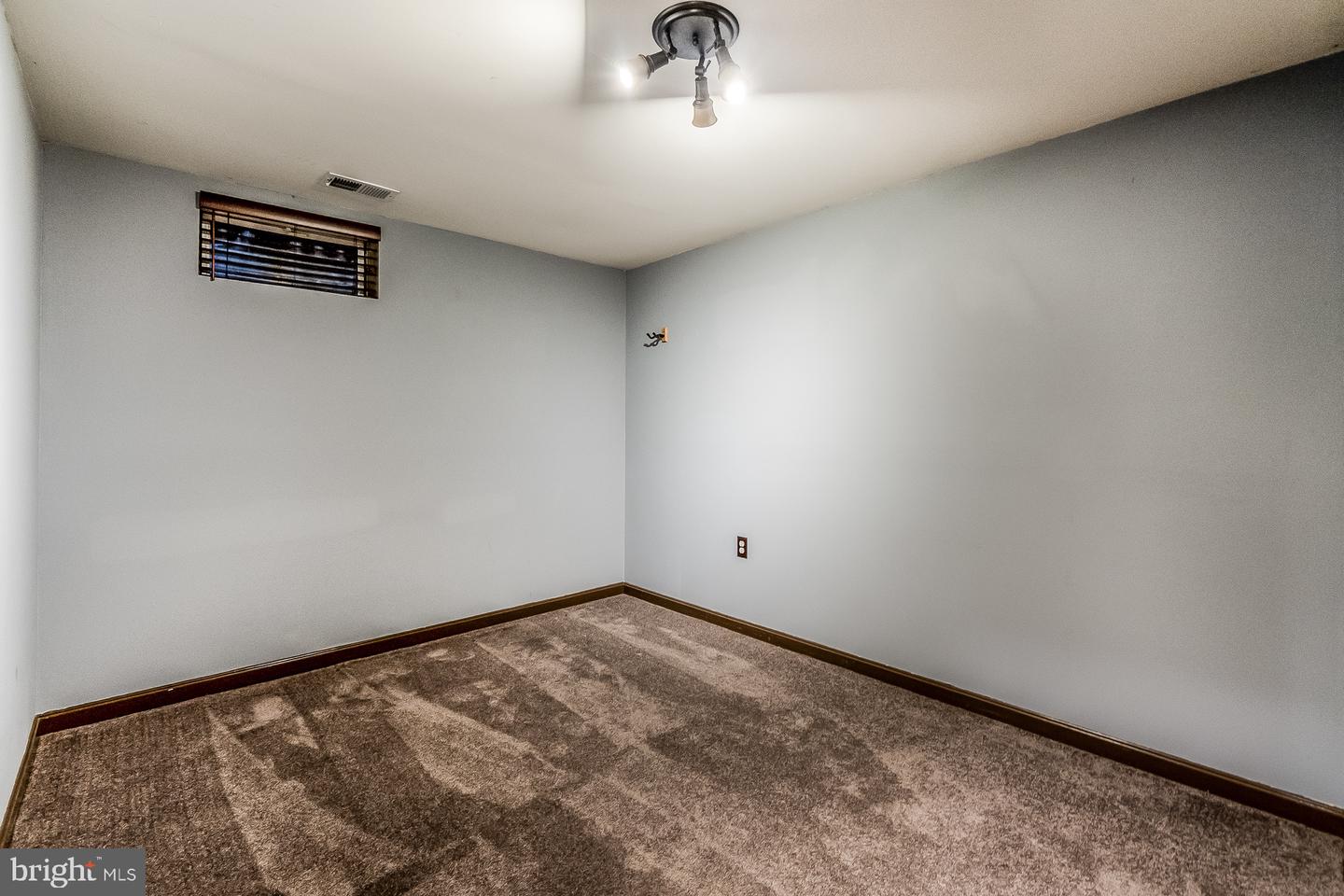 160 Aden Dr Property Photo 42