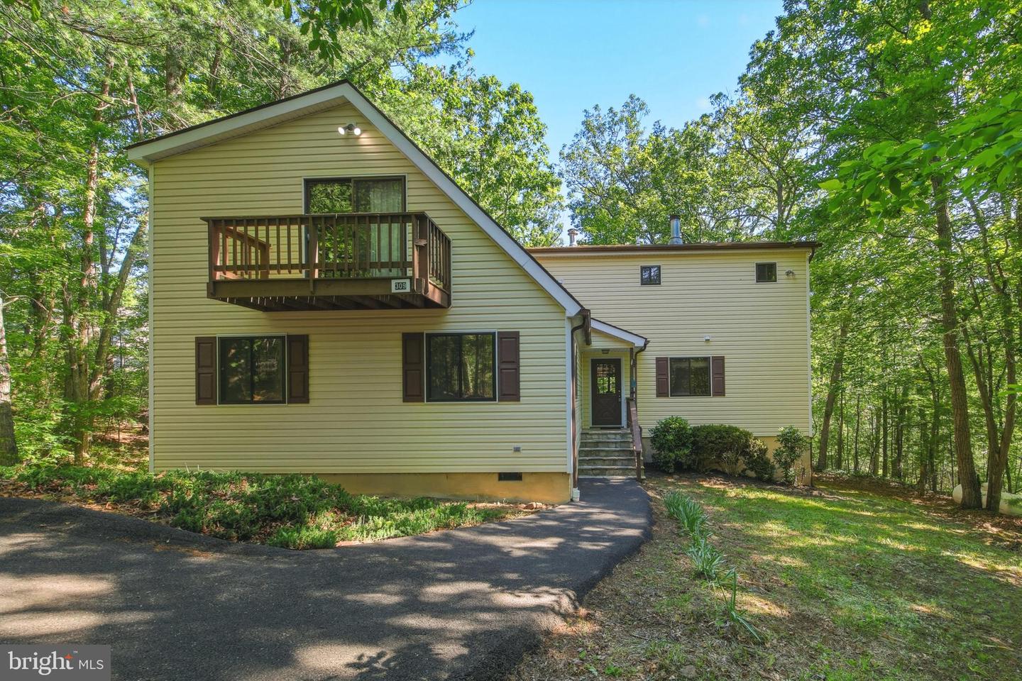 309 Locust Ln Property Photo 10