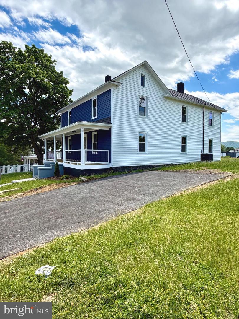 619 Branch St Property Photo 3