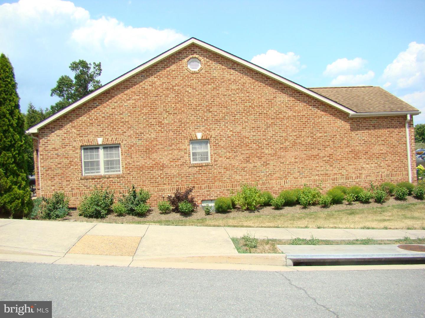 140 Donna Dr Property Photo 23