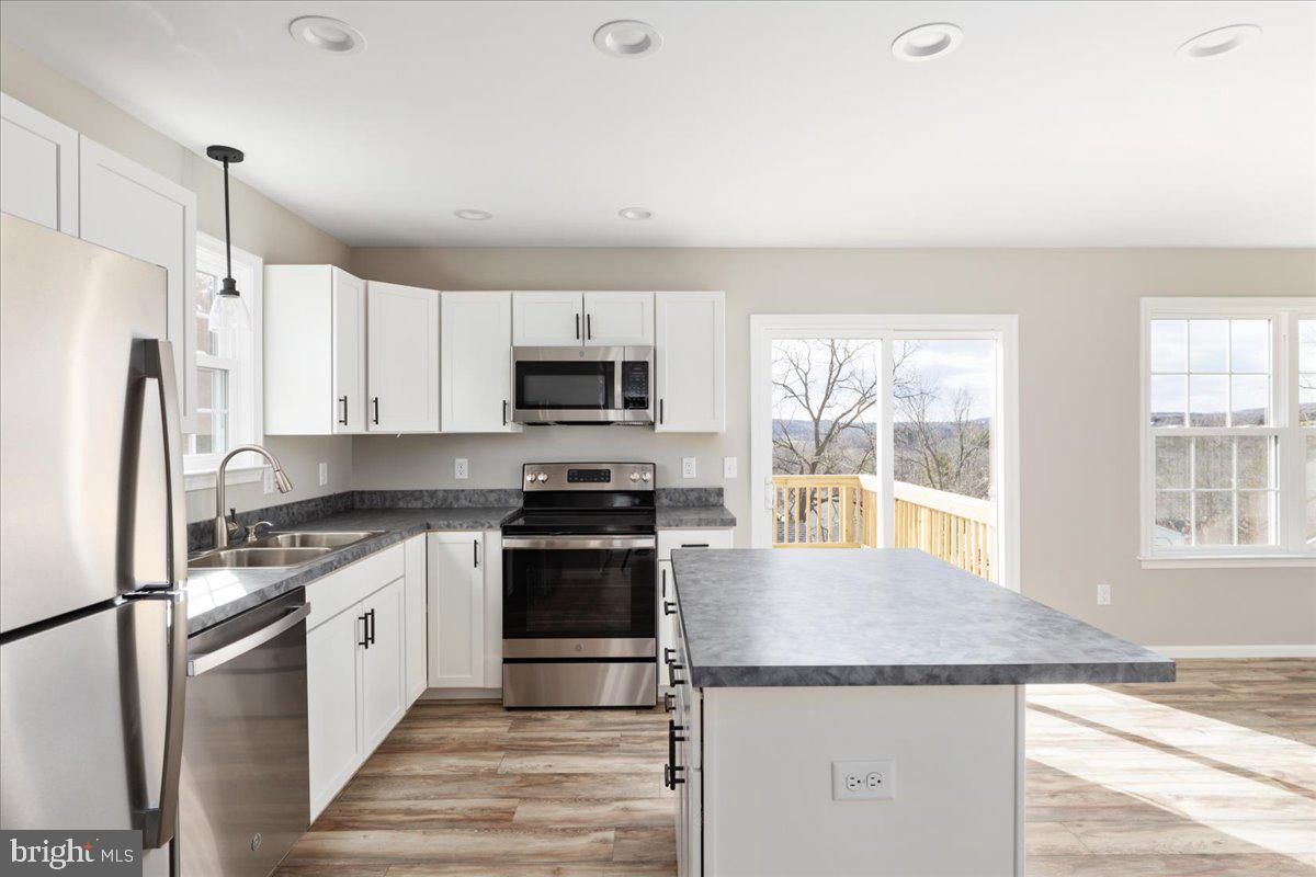 201 East Locust St Property Photo 8