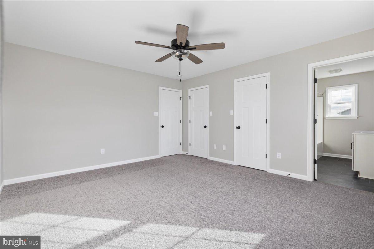 201 East Locust St Property Photo 14