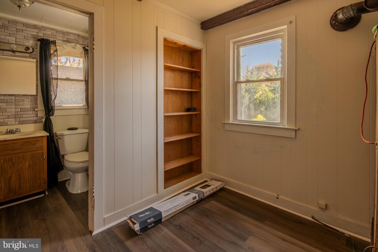 488 Ash St Property Photo 10