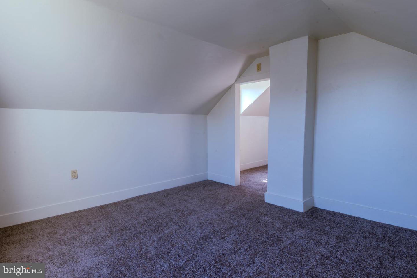 488 Ash St Property Photo 18