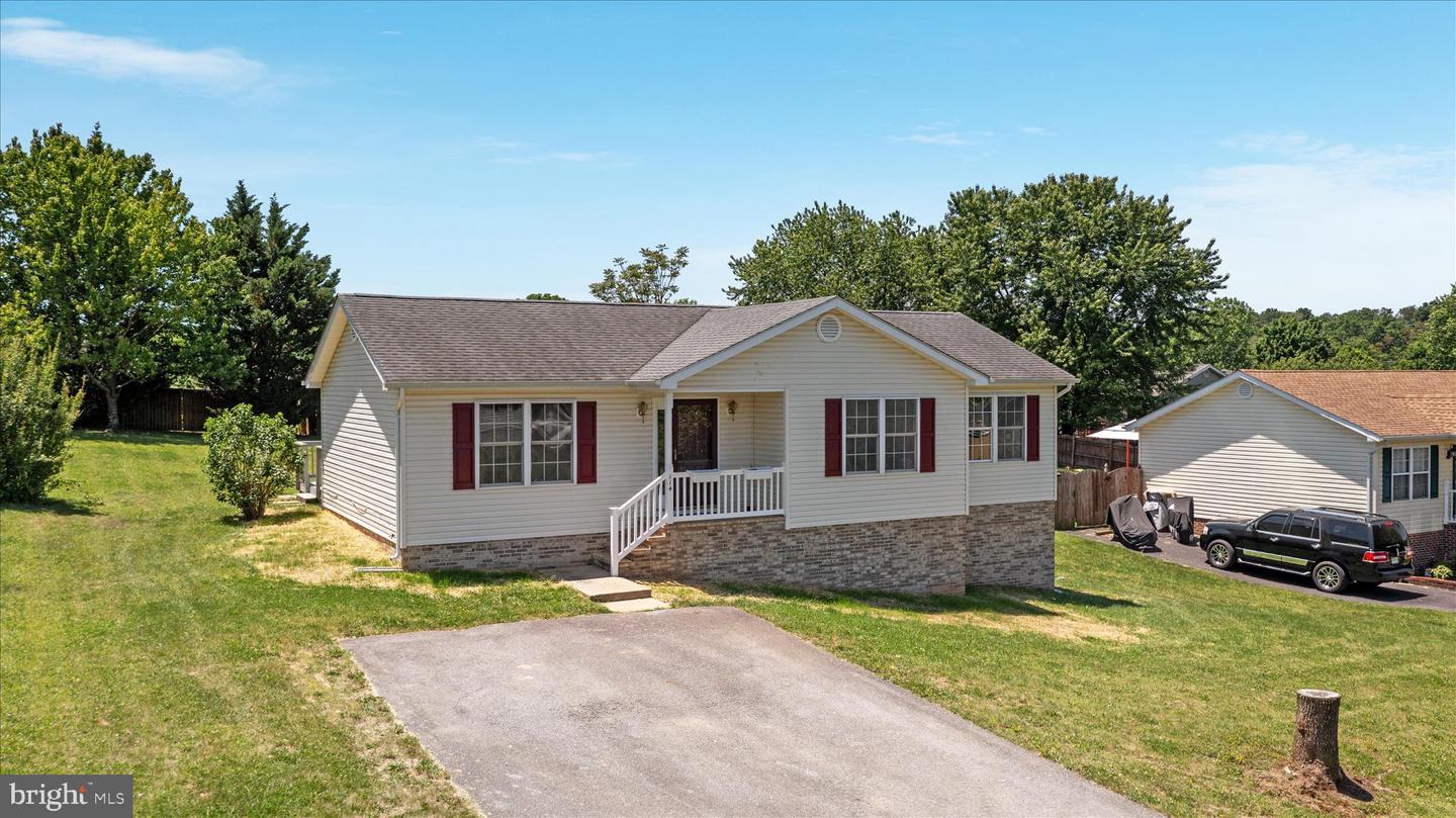 114 Hillview Dr Property Photo 2