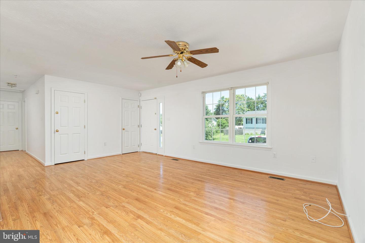 114 Hillview Dr Property Photo 4