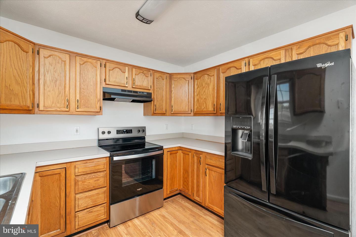 114 Hillview Dr Property Photo 8