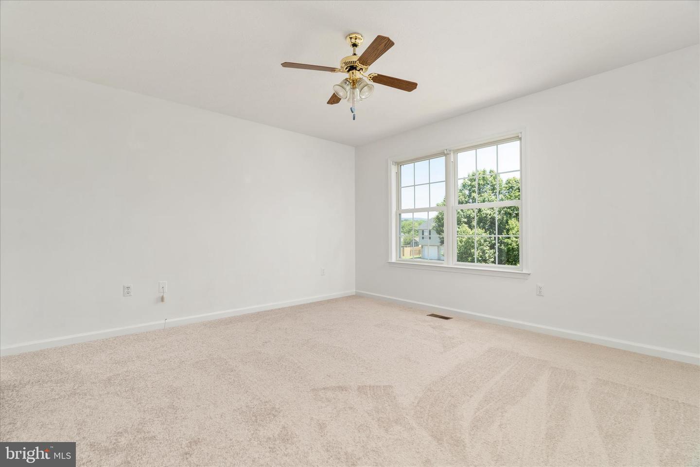 114 Hillview Dr Property Photo 10