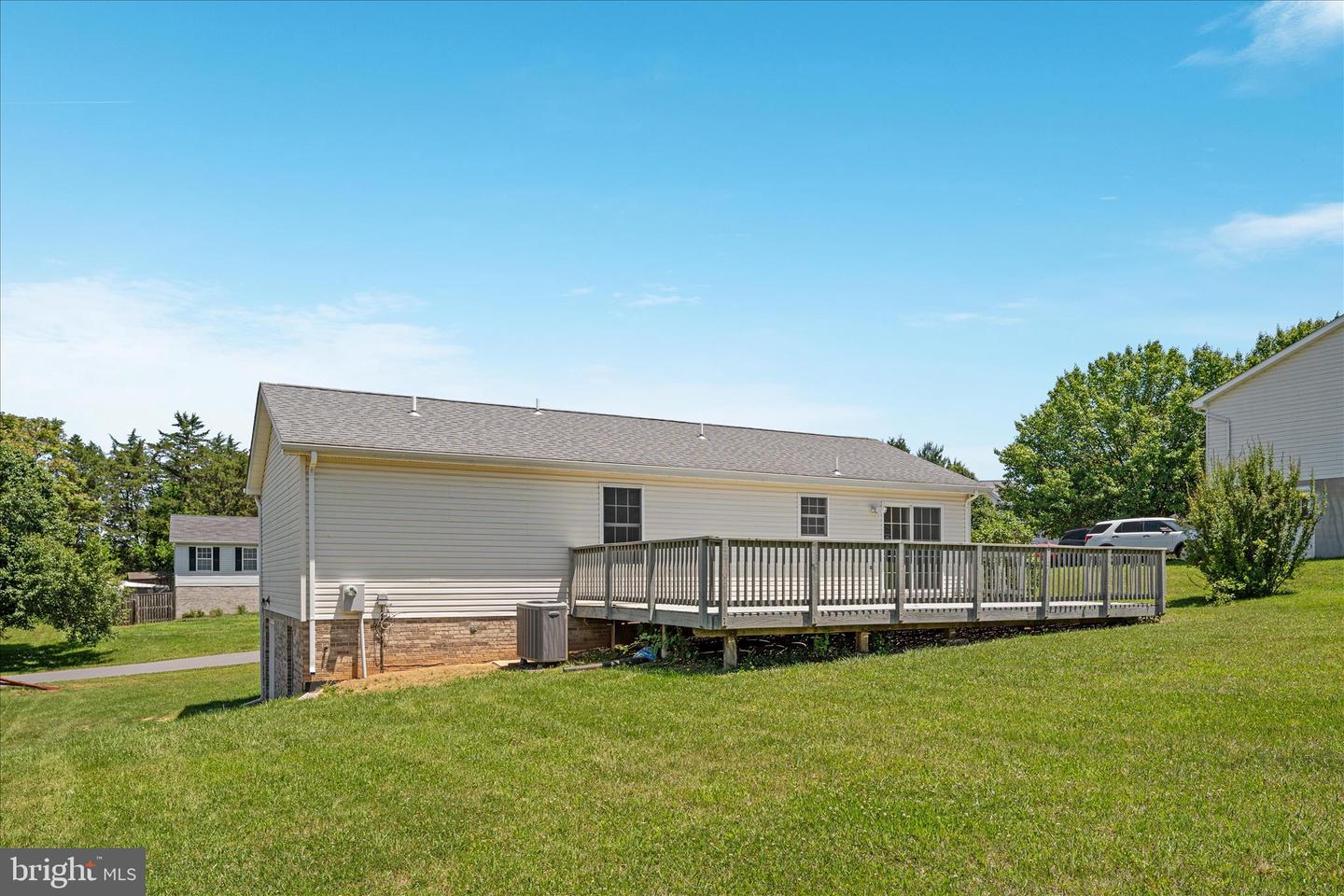 114 Hillview Dr Property Photo 32