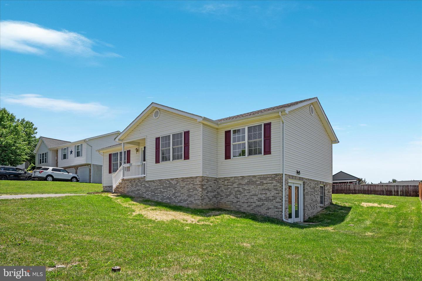 114 Hillview Dr Property Photo 33
