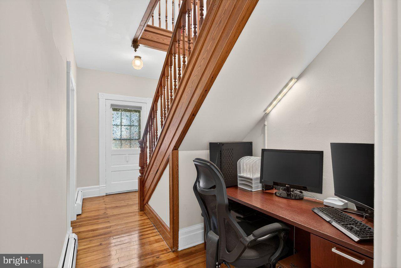 420 W Spring St Property Photo 11